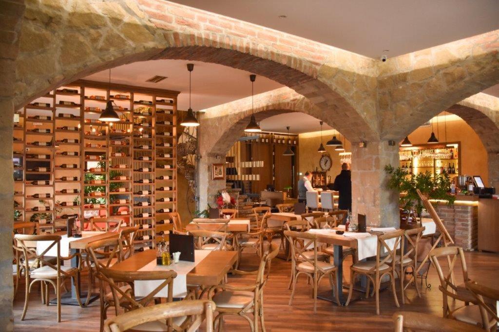 Garni Hotel Chicha - Winery Skrbic Belgrade Extérieur photo