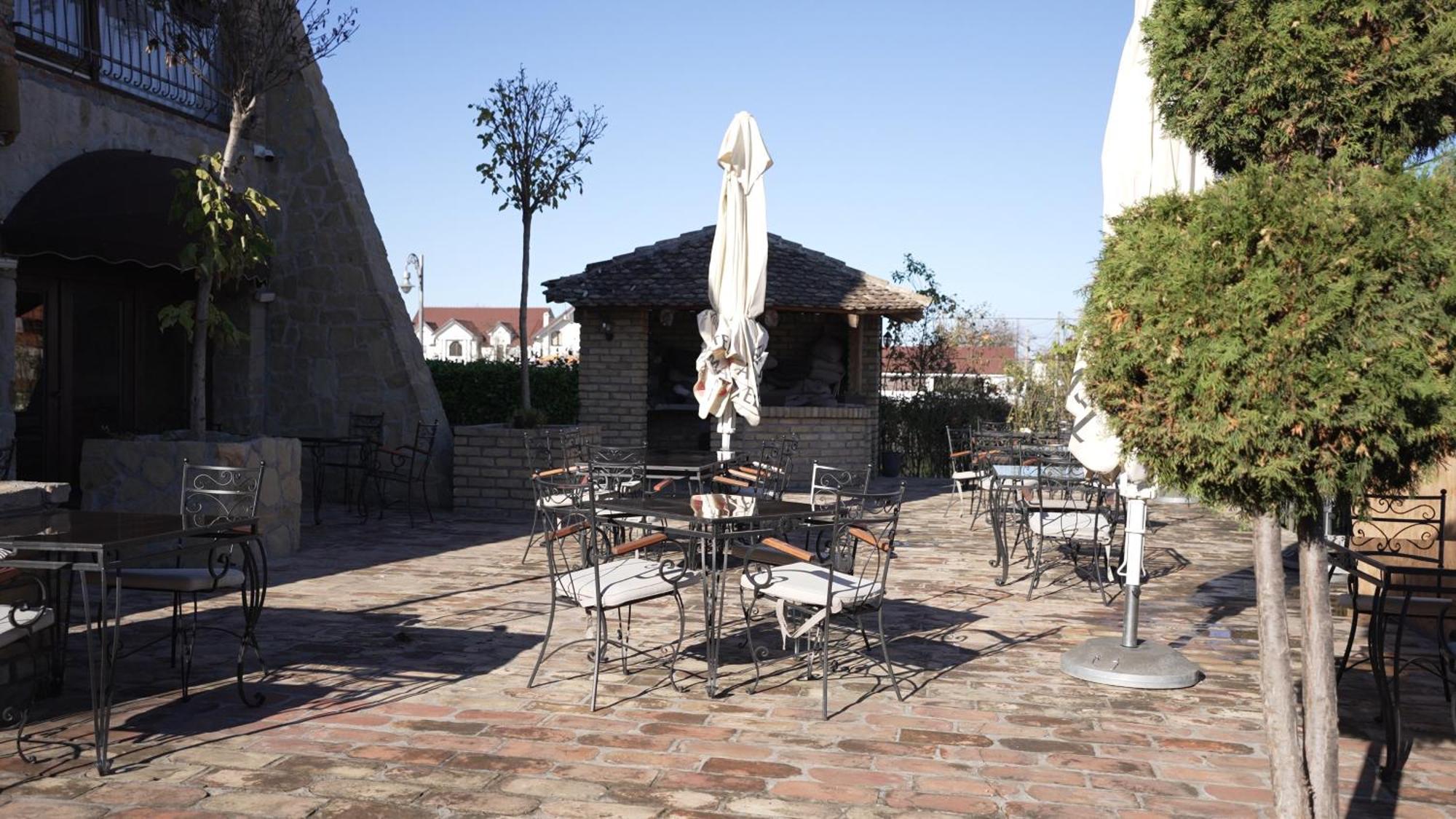 Garni Hotel Chicha - Winery Skrbic Belgrade Extérieur photo