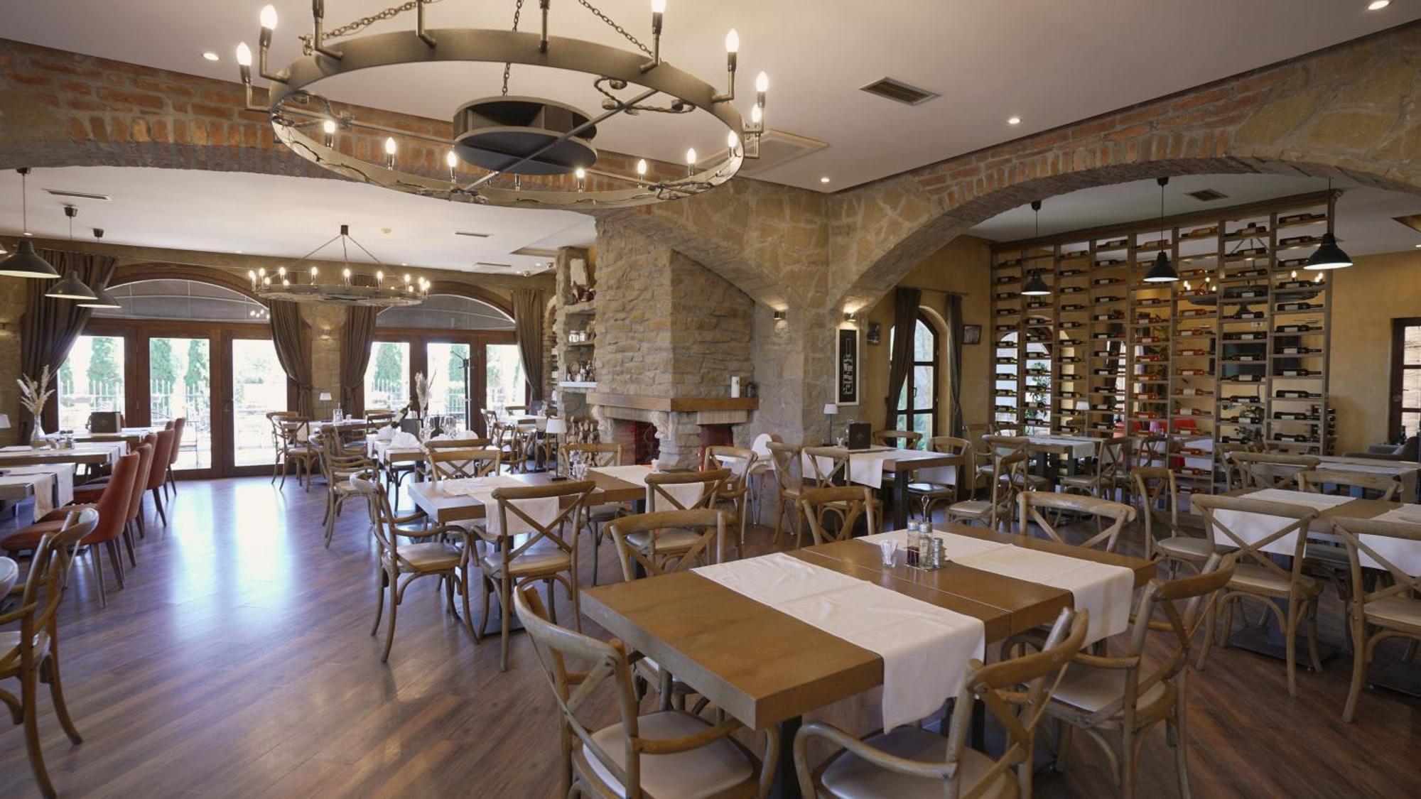 Garni Hotel Chicha - Winery Skrbic Belgrade Extérieur photo