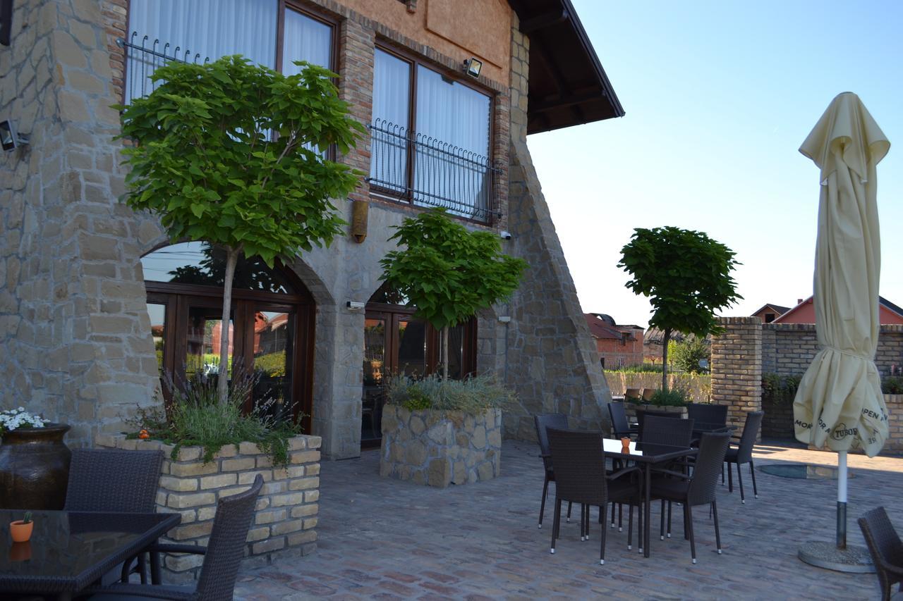Garni Hotel Chicha - Winery Skrbic Belgrade Extérieur photo