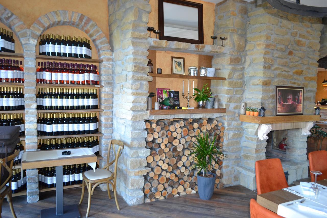 Garni Hotel Chicha - Winery Skrbic Belgrade Extérieur photo