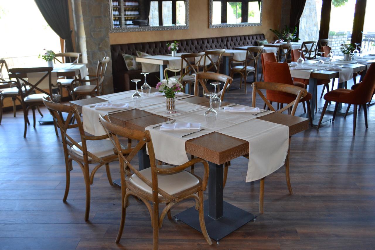 Garni Hotel Chicha - Winery Skrbic Belgrade Extérieur photo