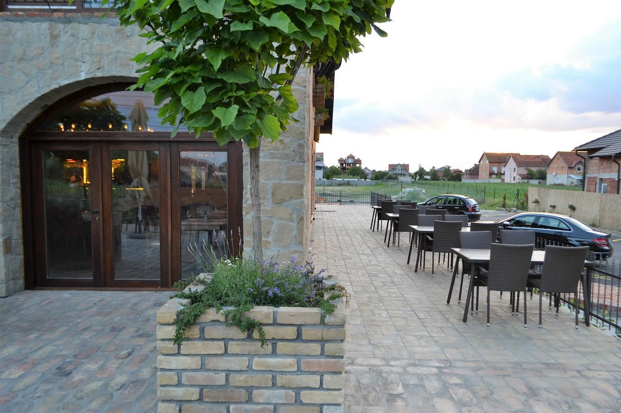 Garni Hotel Chicha - Winery Skrbic Belgrade Extérieur photo