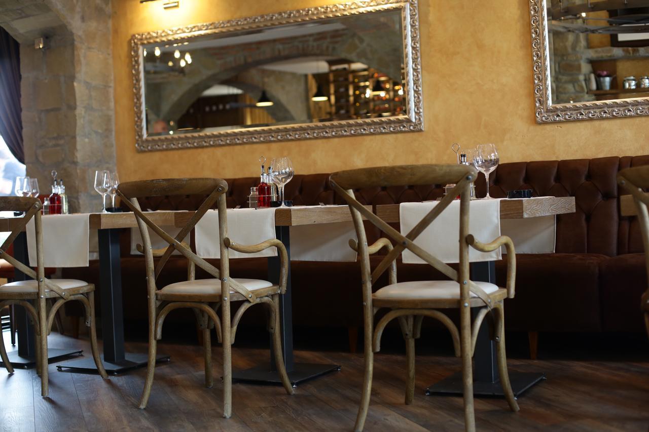 Garni Hotel Chicha - Winery Skrbic Belgrade Extérieur photo