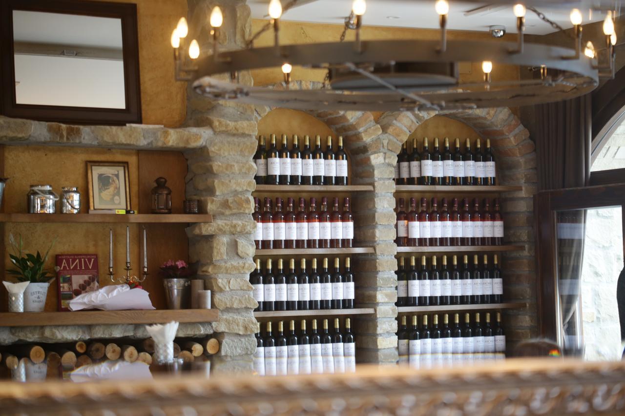 Garni Hotel Chicha - Winery Skrbic Belgrade Extérieur photo